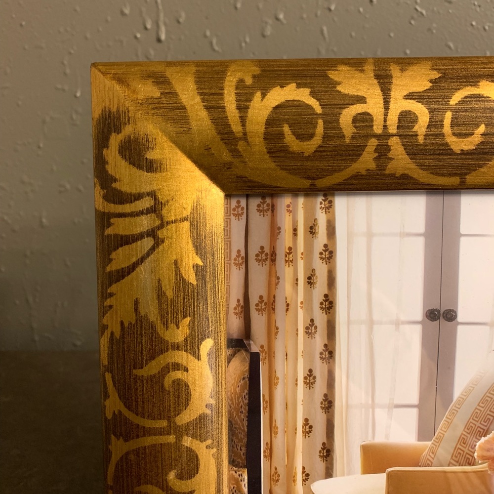 Damask Design Gold Picture Frame - Picture 3 of 5